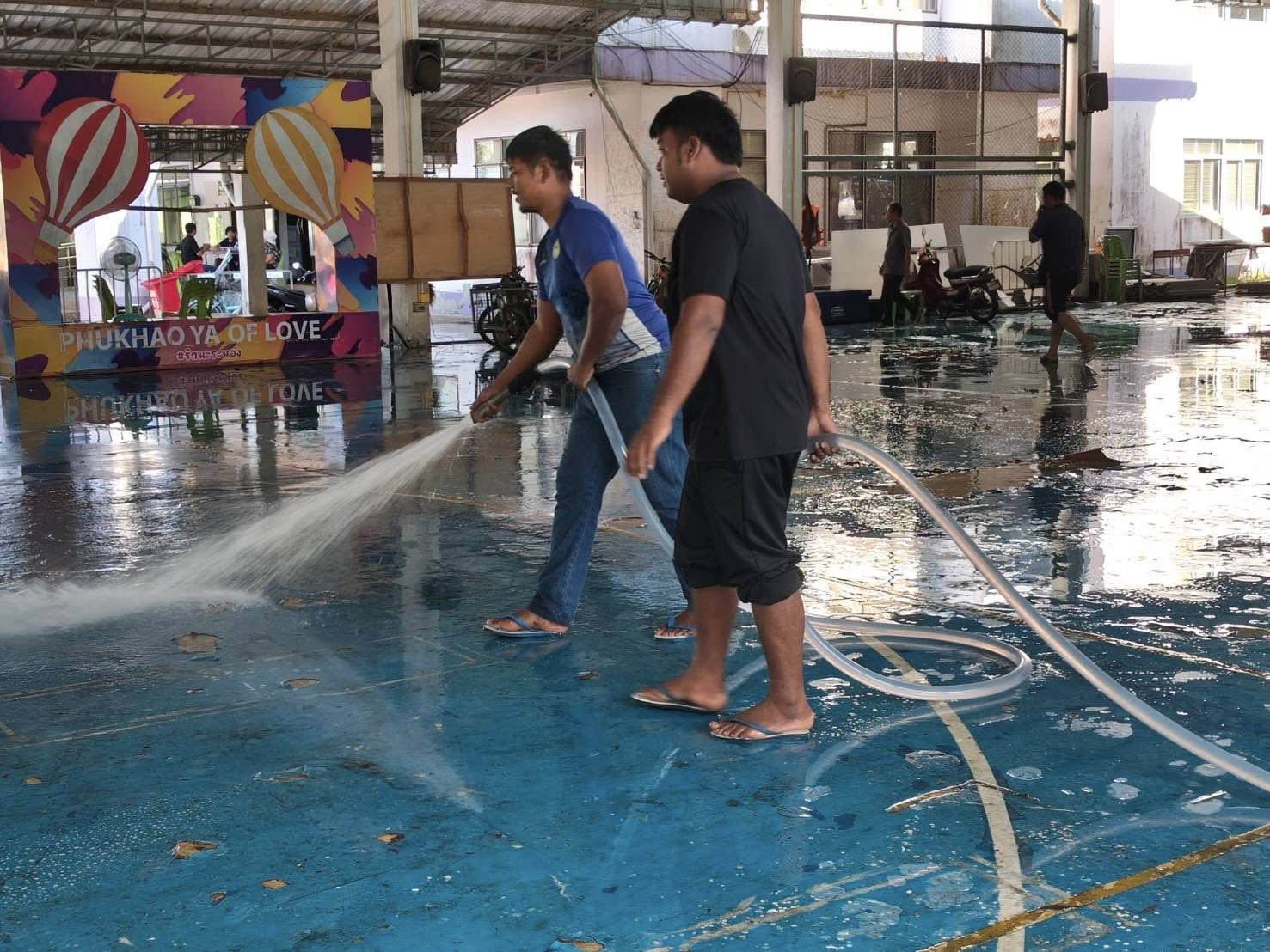 เทศบาลตำบลหงาว
เตรียมความพร้อม จัดสถานที่ในการจัดงาน
วันเด็กแห่งชาติ ประจำปี 2569
ขอเชิญน้อง ๆ หนู ๆ ผู้ปกครอง และประชาชน
เข้าร่วมงาน “วันเด็กแห่งชาติ”  ประจำปี 2569
พบกับกิจกรรม เกม ของรางวัล และการแสดงมากมาย
ในวันเสาร์ที่ 10 มกราคม 2569 | ⏰ 09.00 น. เป็นต้นไป 
ณ อาคารอเนกประสงค์ข้างสำนักงานเทศบาลตำบลหงาว
👶👧รักชาติไทย ใส่ใจโลก
แล้วพบกันนะคะ